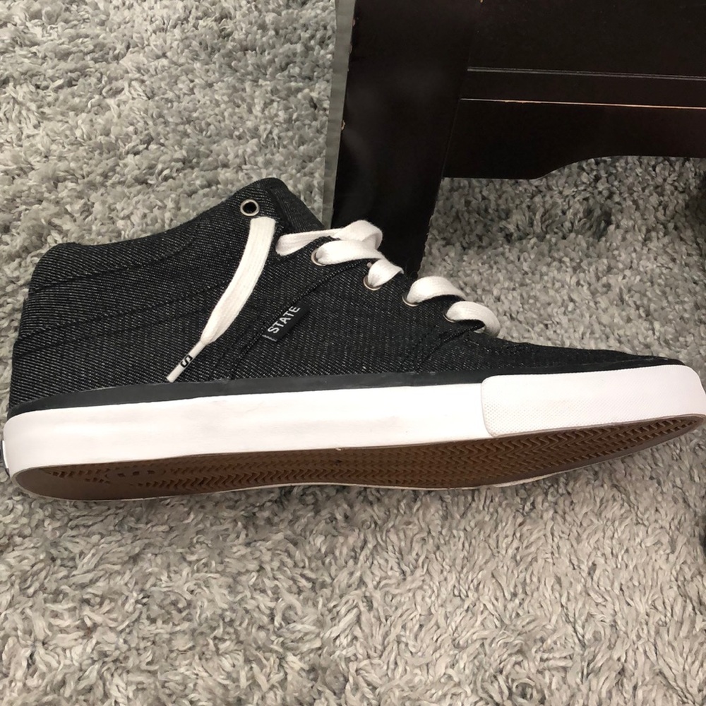 Shoes - Picture 4 of 5